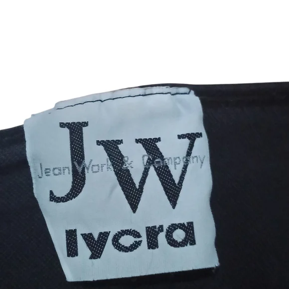 JW Classic Black V-Neck Tank Top - Picture 2 of 4